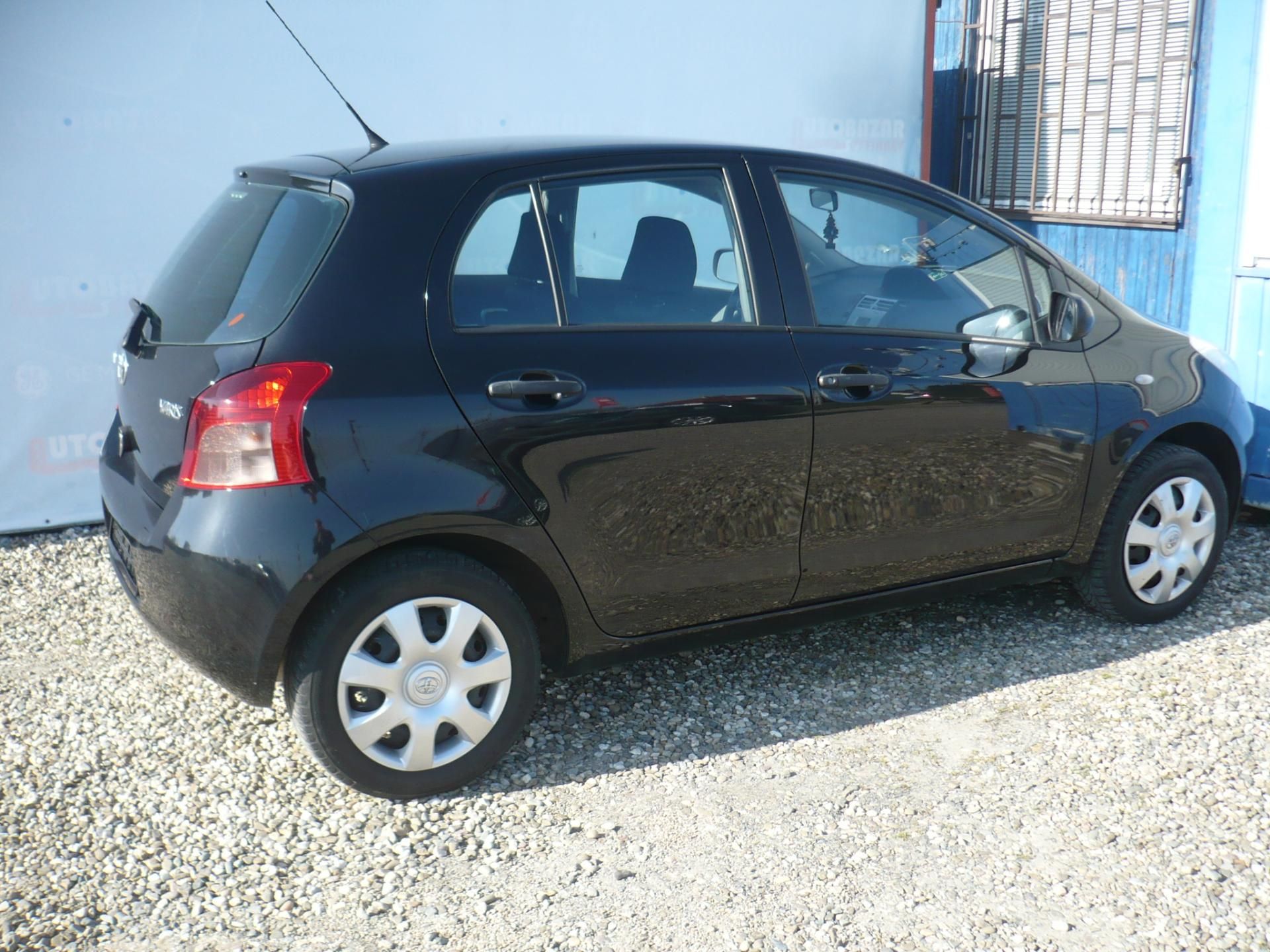 Toyota Yaris, 1.0i 51Kw Klimatizace - fotka 6