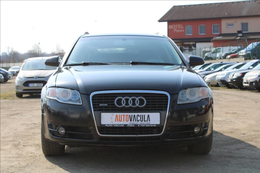 Audi A4, 3,0 TDi  4x4,AUTOMAT,XENONY - fotka 2