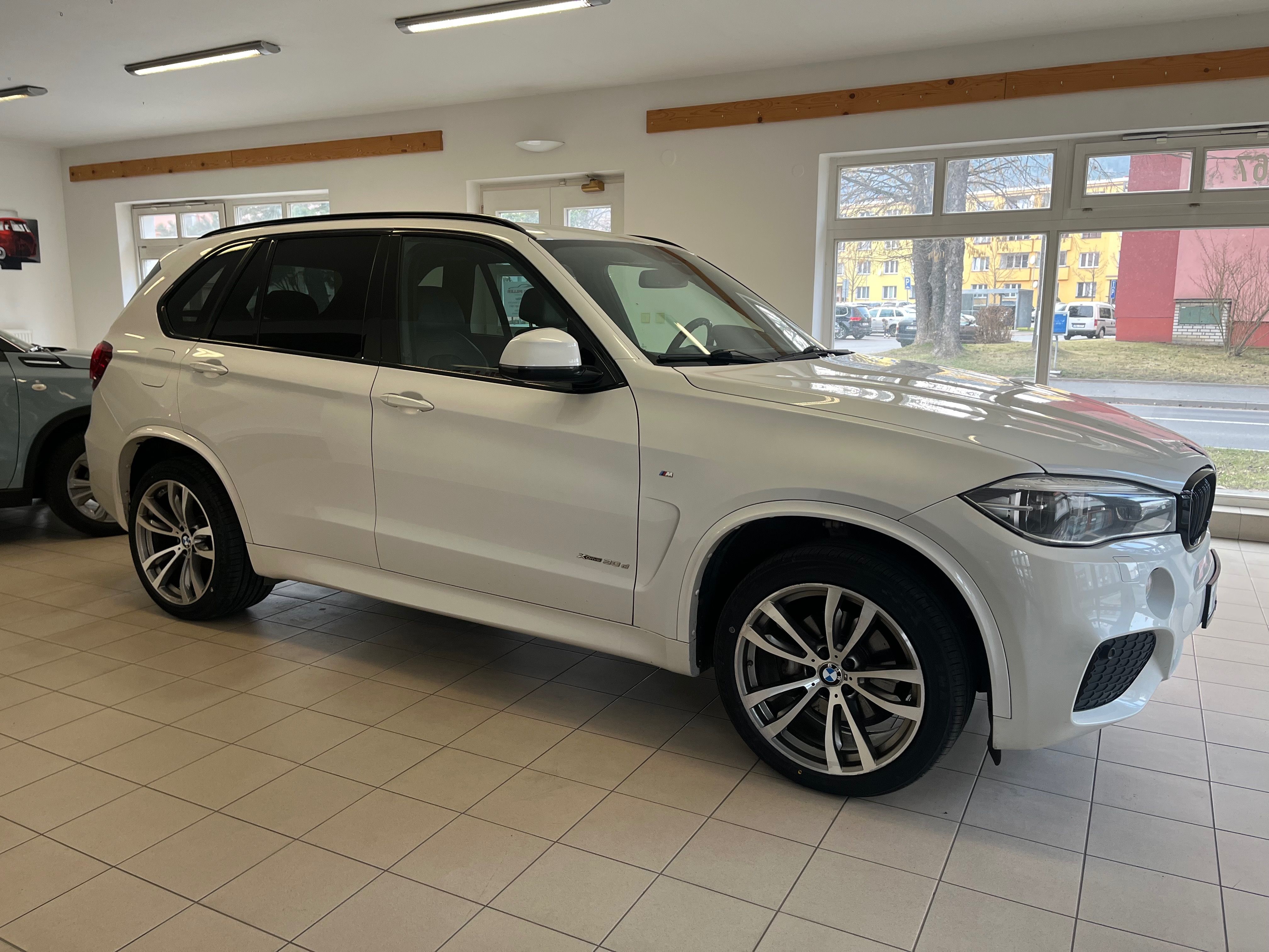 BMW X5, 30d xDrive M-Sportpaket - fotka 4
