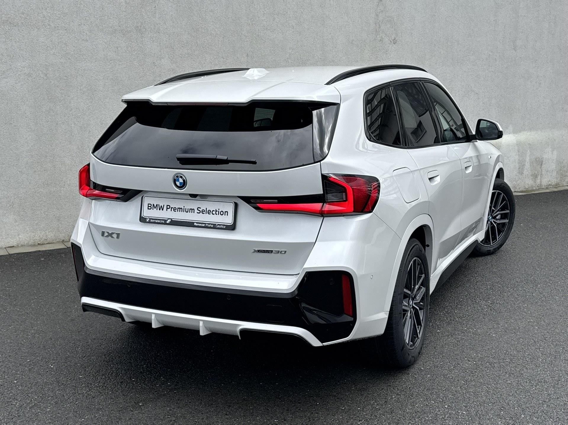 BMW X1, iX1 xDrive30 - fotka 3