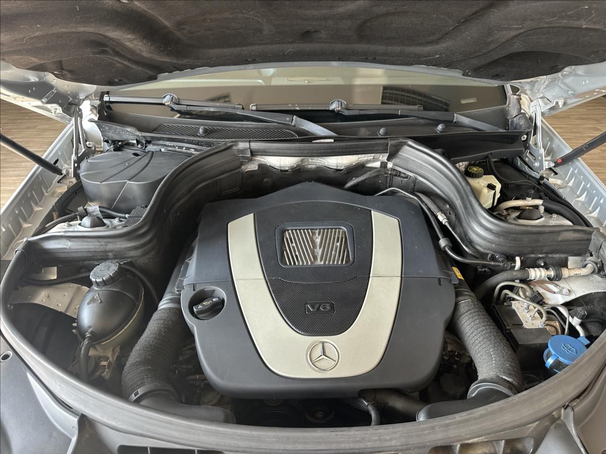 Mercedes-Benz GLK, 300i*4-Matic*AT*Výhřev*Kůže* - fotka 5