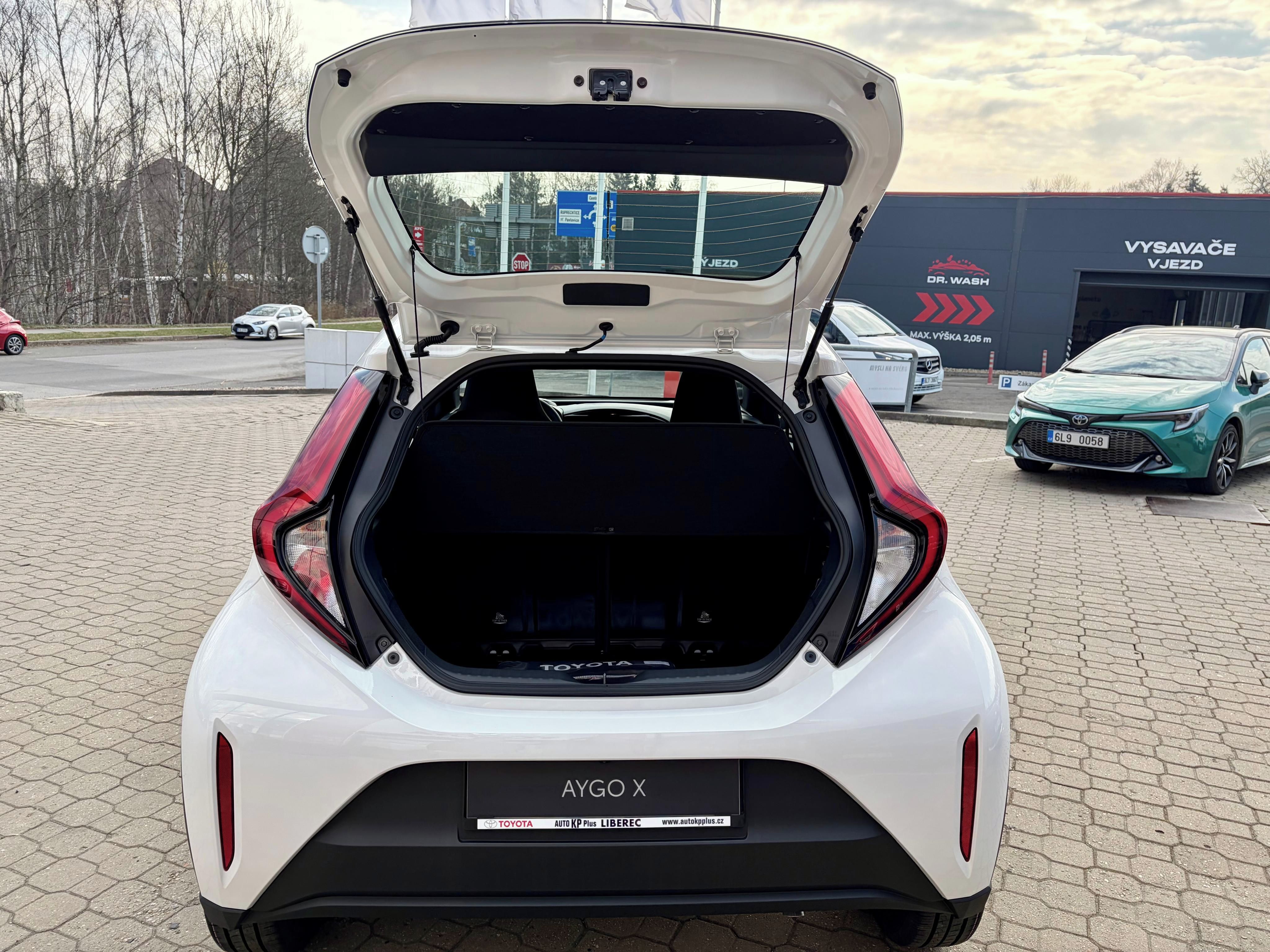 Toyota Aygo, 1,5 HEV 116k Comfort - fotka 6