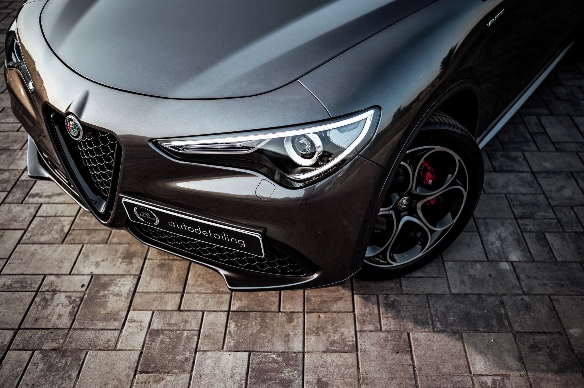 Alfa Romeo Stelvio, Veloce 280 Q4-TOP zánovní stav - fotka 4