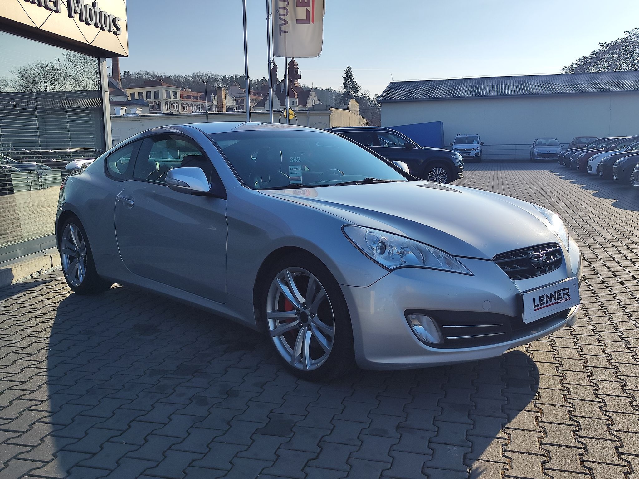 Hyundai Genesis, 3.8 V6/223kW Coupe 6AT - fotka 3