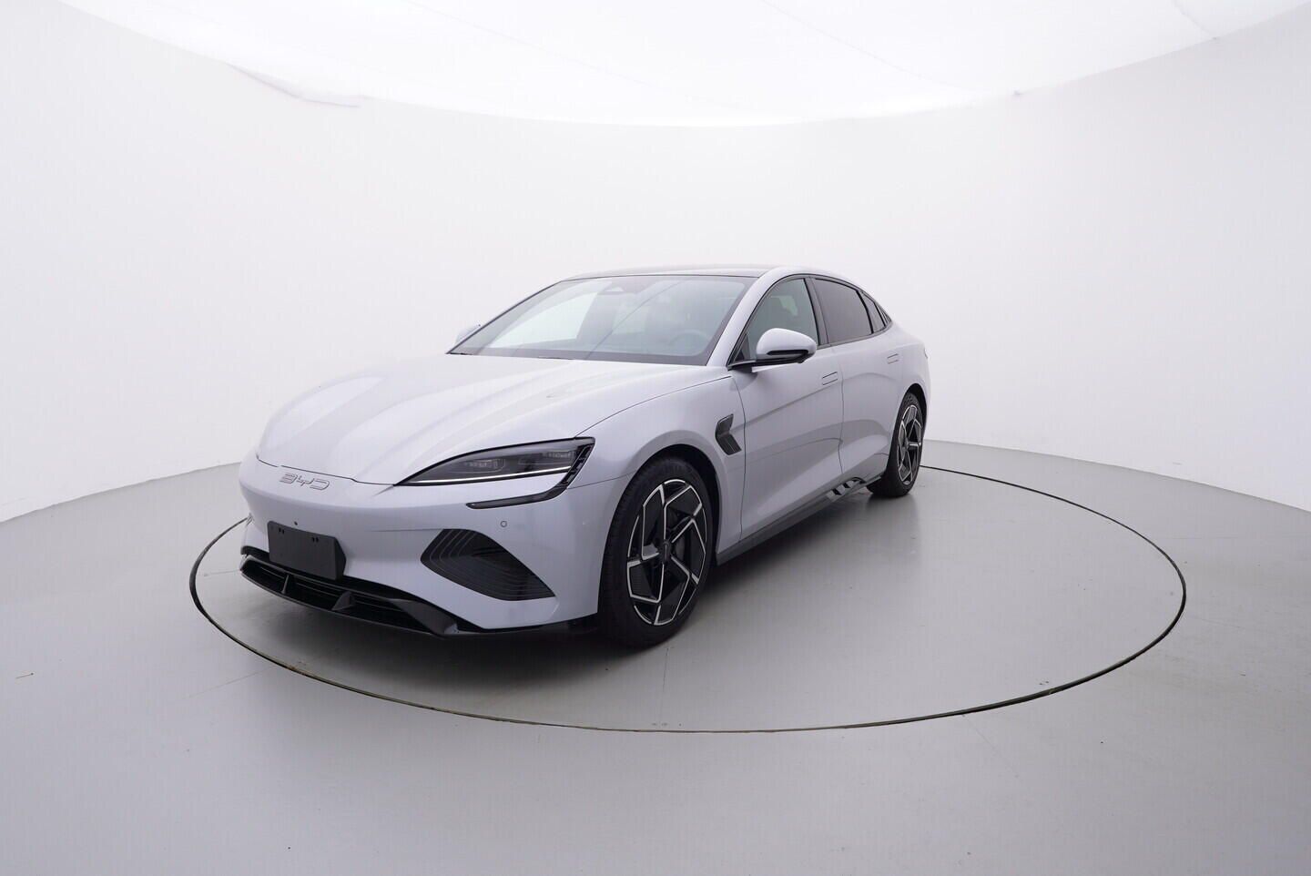 BYD Seal, Design  230 kW