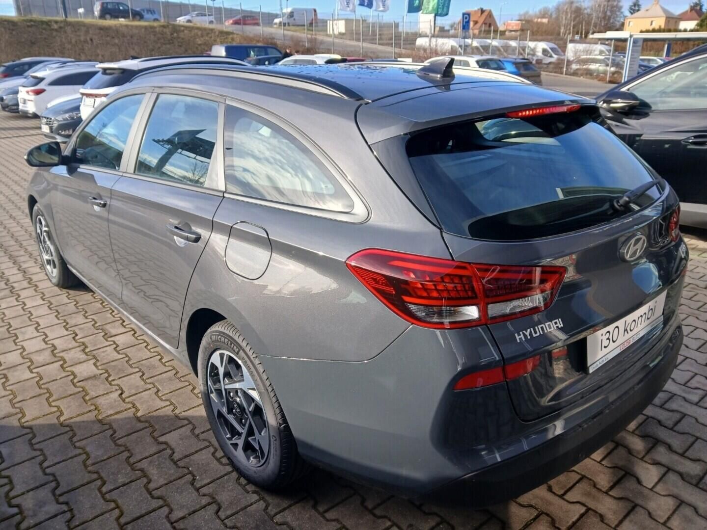 Hyundai i30, WG PD PE Smart 1,0 T-GDI 85 kW - fotka 6
