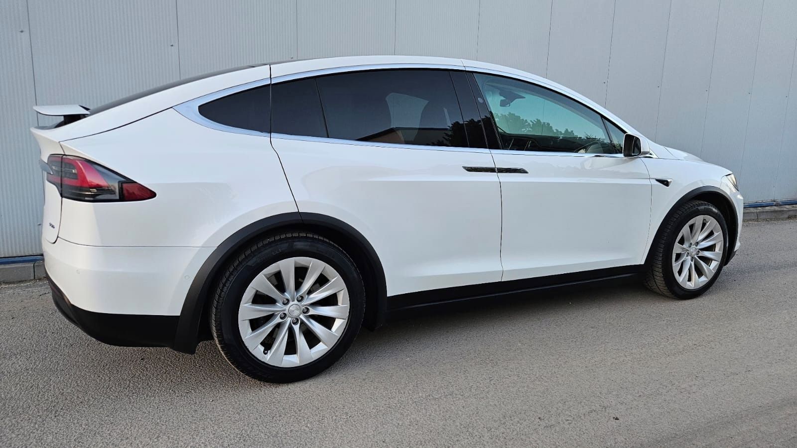 Tesla Model X, NABÍJENÍ ZDARMA  !!! - fotka 5