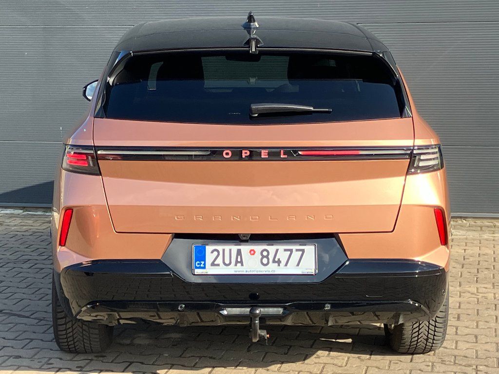 Opel Grandland, ULTIMATE 1.6 Turbo PHEV eDCT7 - fotka 5