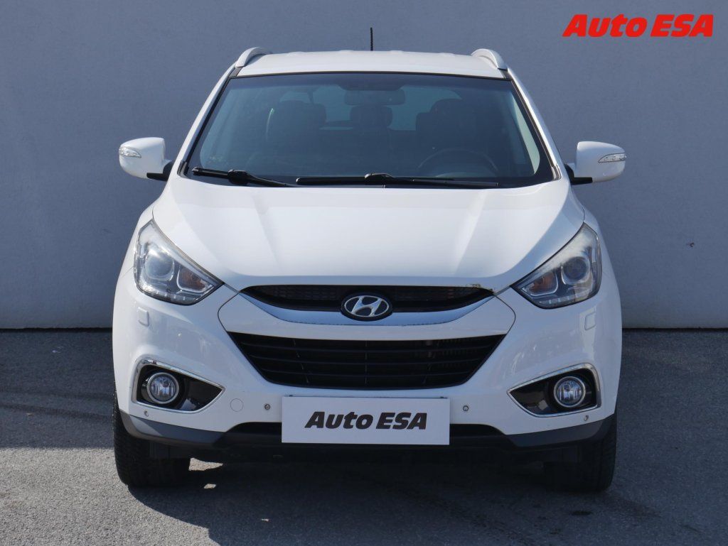 Hyundai ix35, 2.0 CRDi 4x4,autoAC - fotka 2