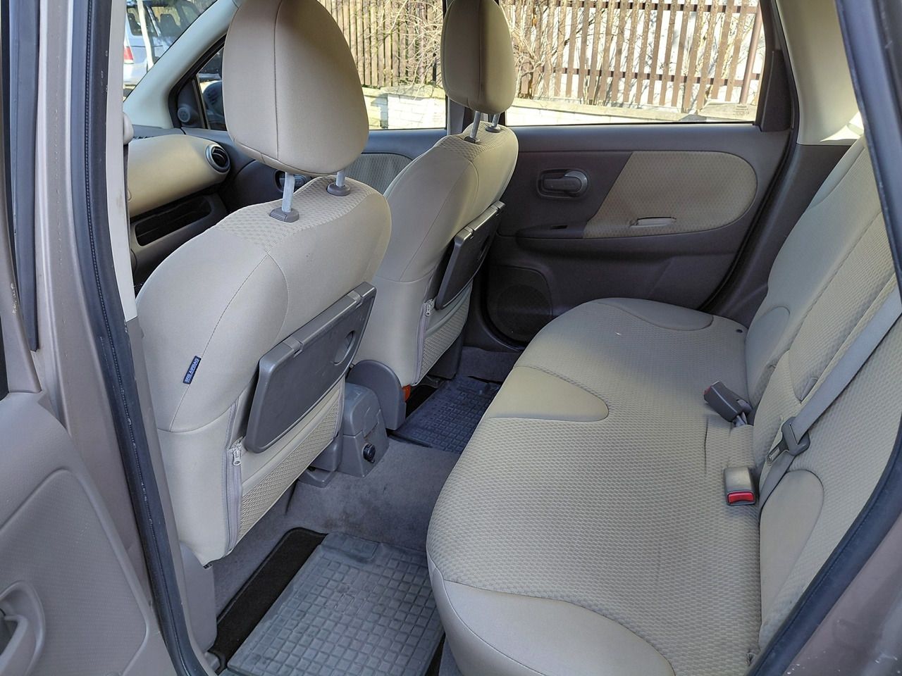 Nissan Note, 1.6i A/T - fotka 6