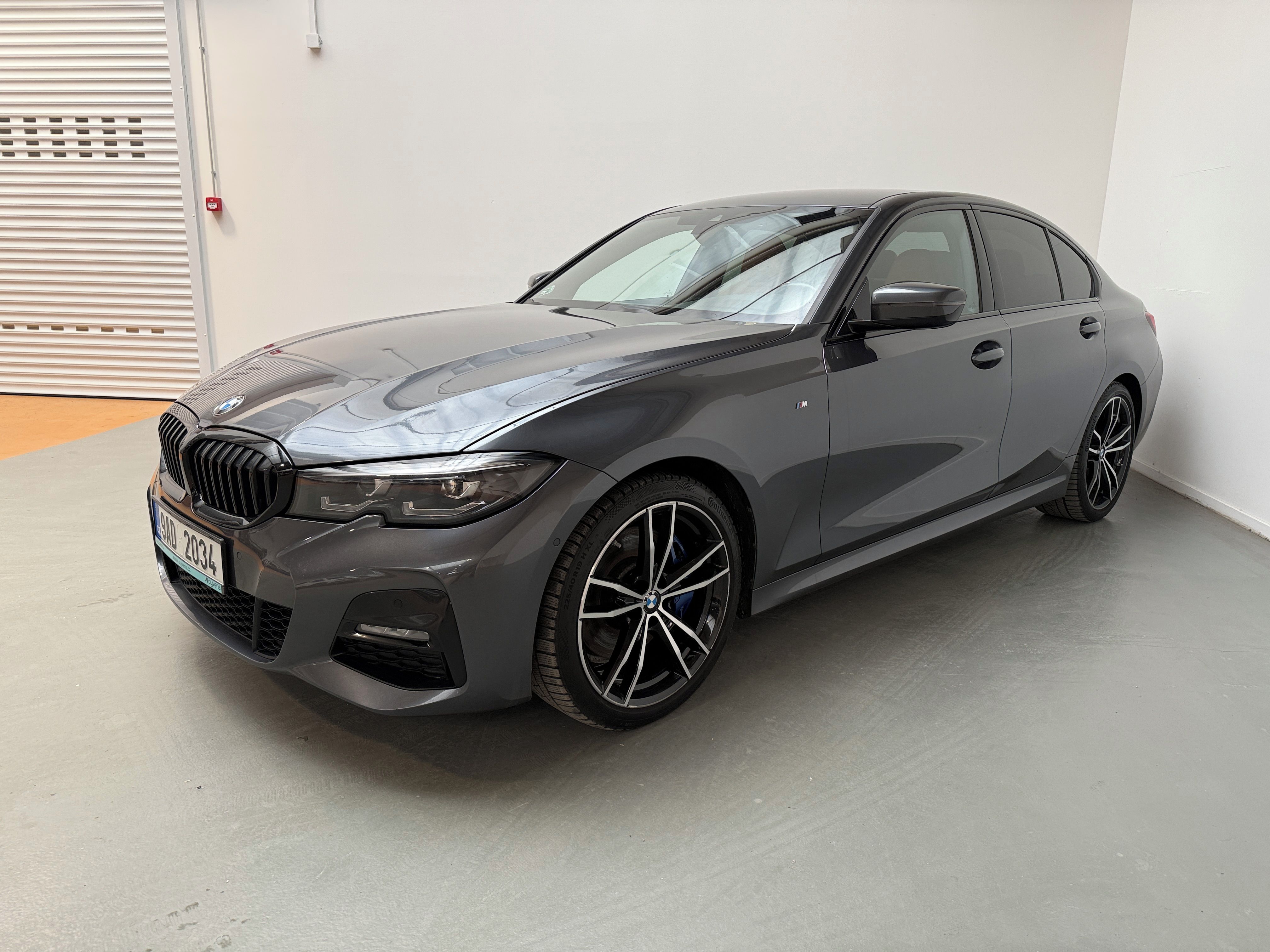 BMW Řada 3, 3.0 330d xDrive AT - fotka 2