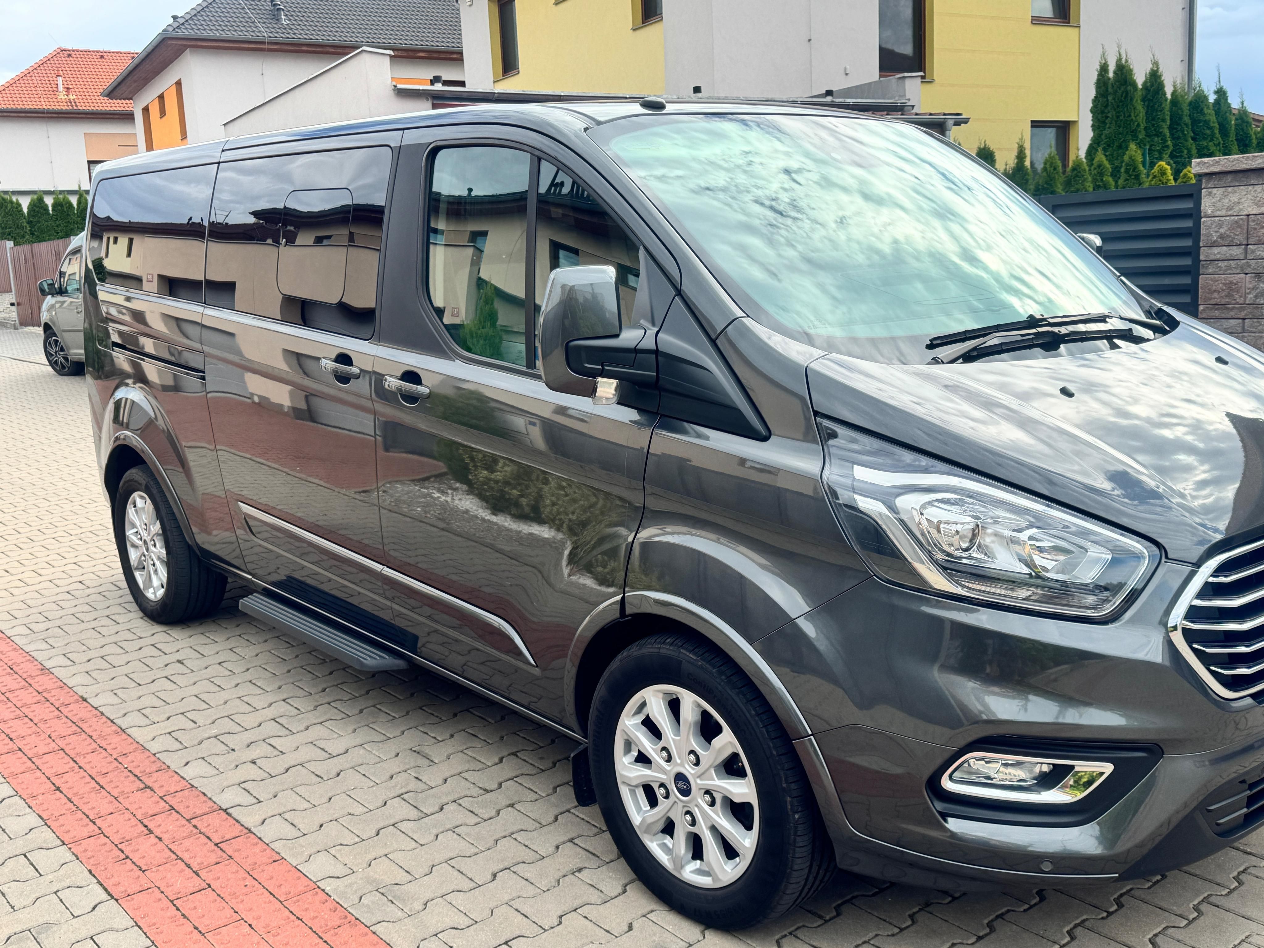 Ford Tourneo Custom, Ford Tourneo Custom 2.0D 125kw - fotka 3
