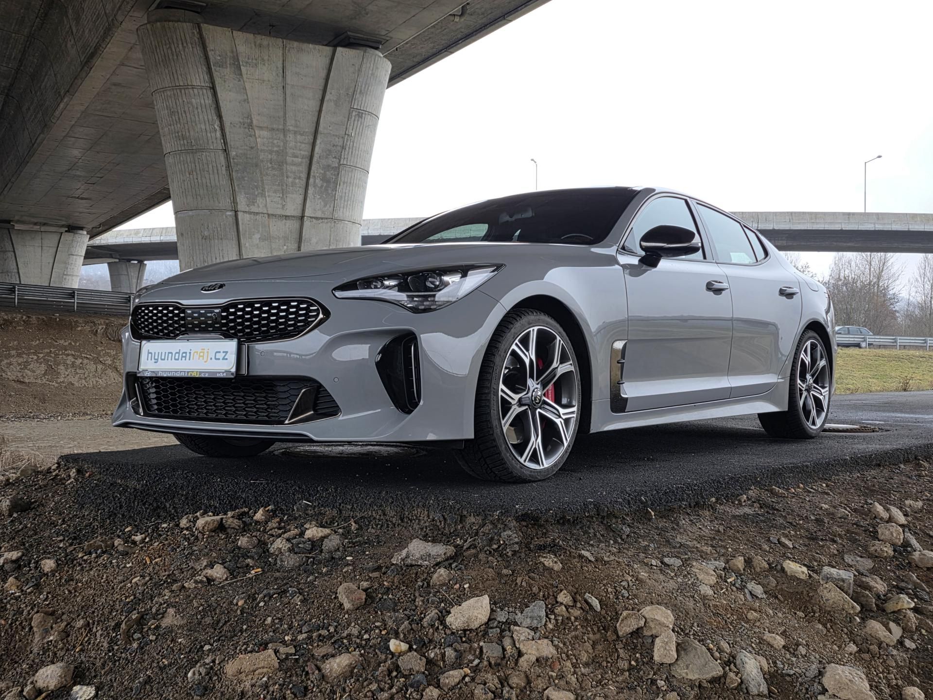Kia Stinger, 3.3-GT-PANORAMA-MAX.VÝBAVA - fotka 4
