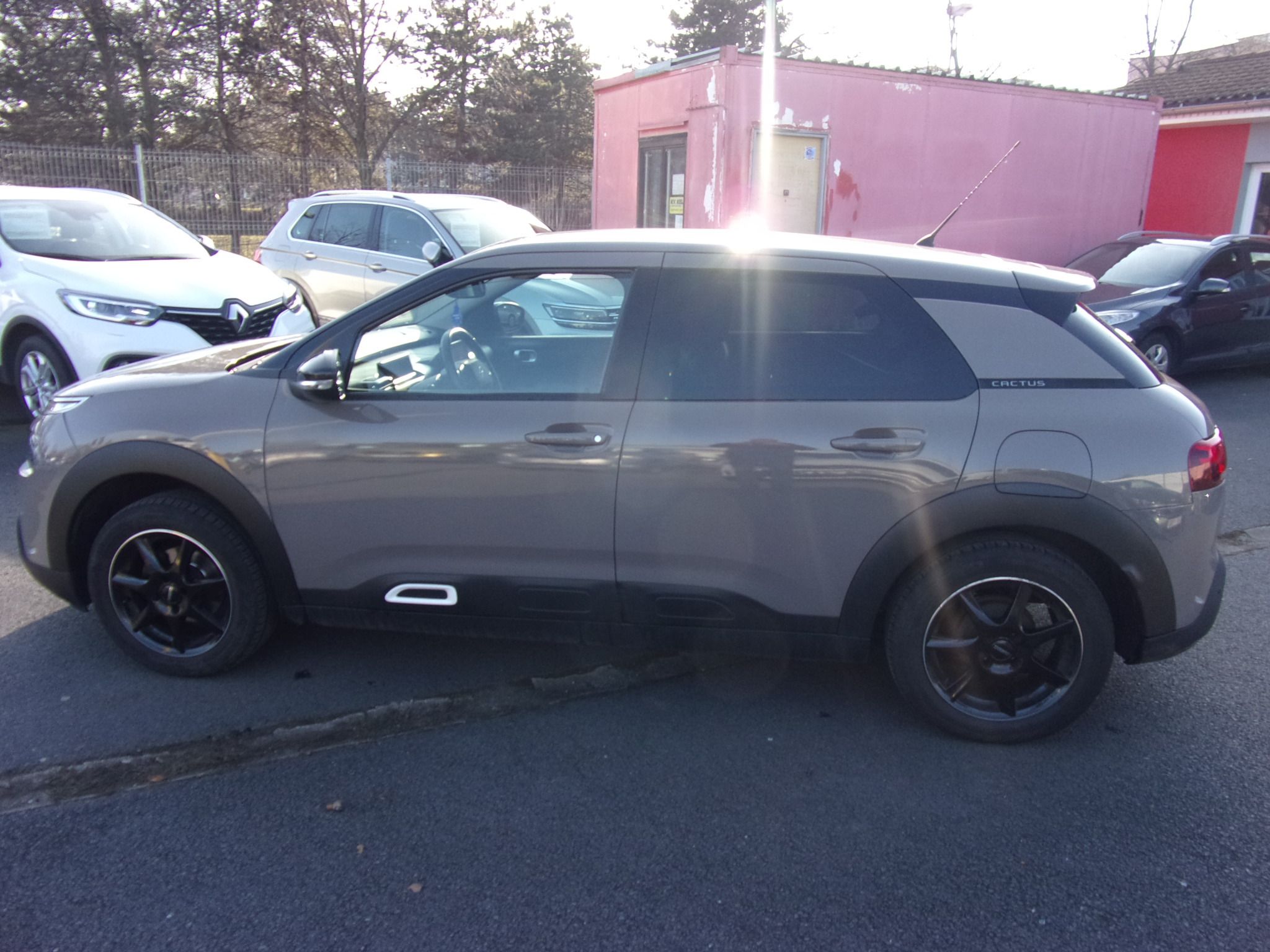 Citroën C4 Cactus, 1,2 PT 81kW ČR - fotka 6