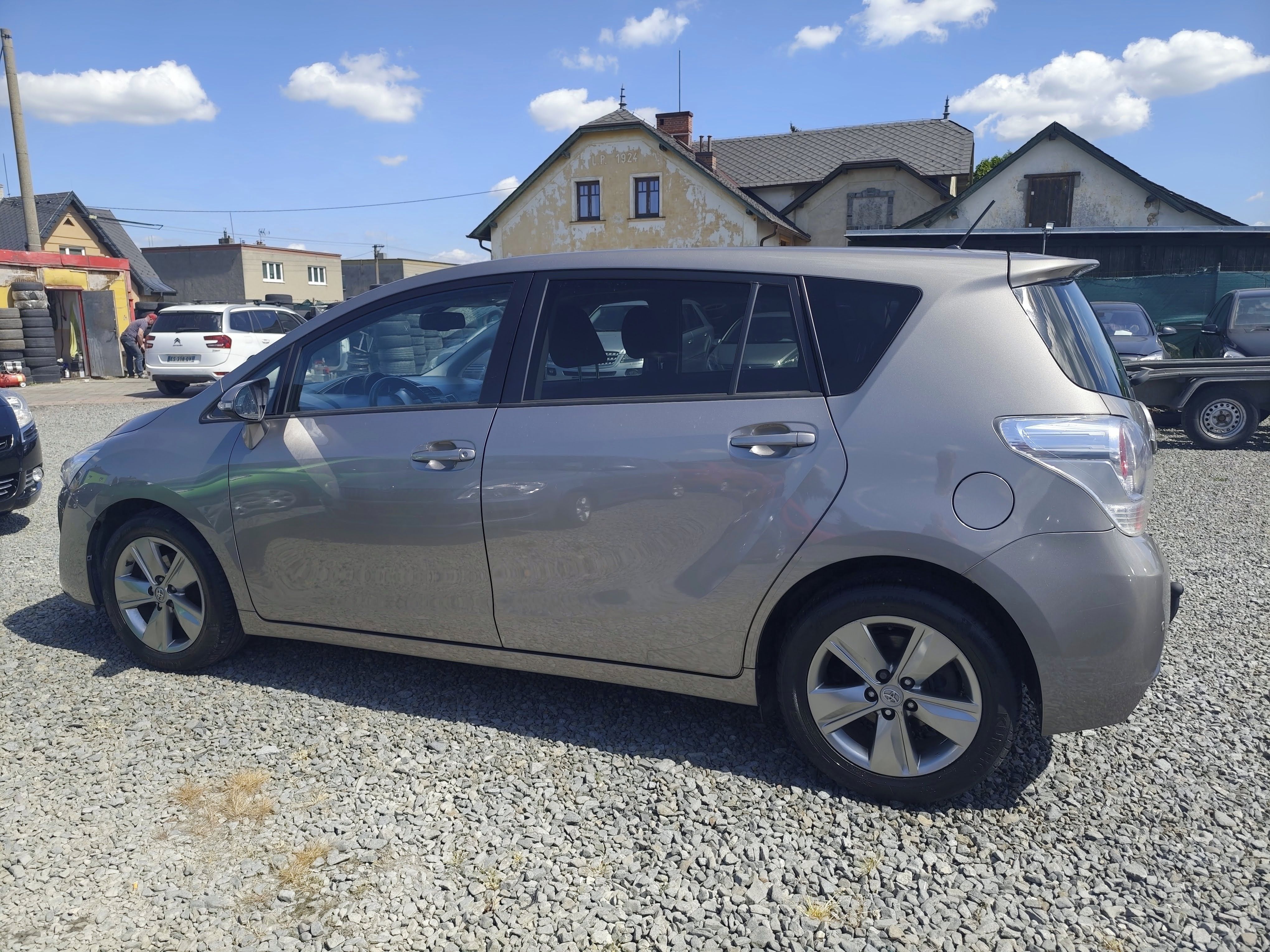 Toyota Verso, 1.6 D-4D Panorama, Klima, Navi - fotka 3
