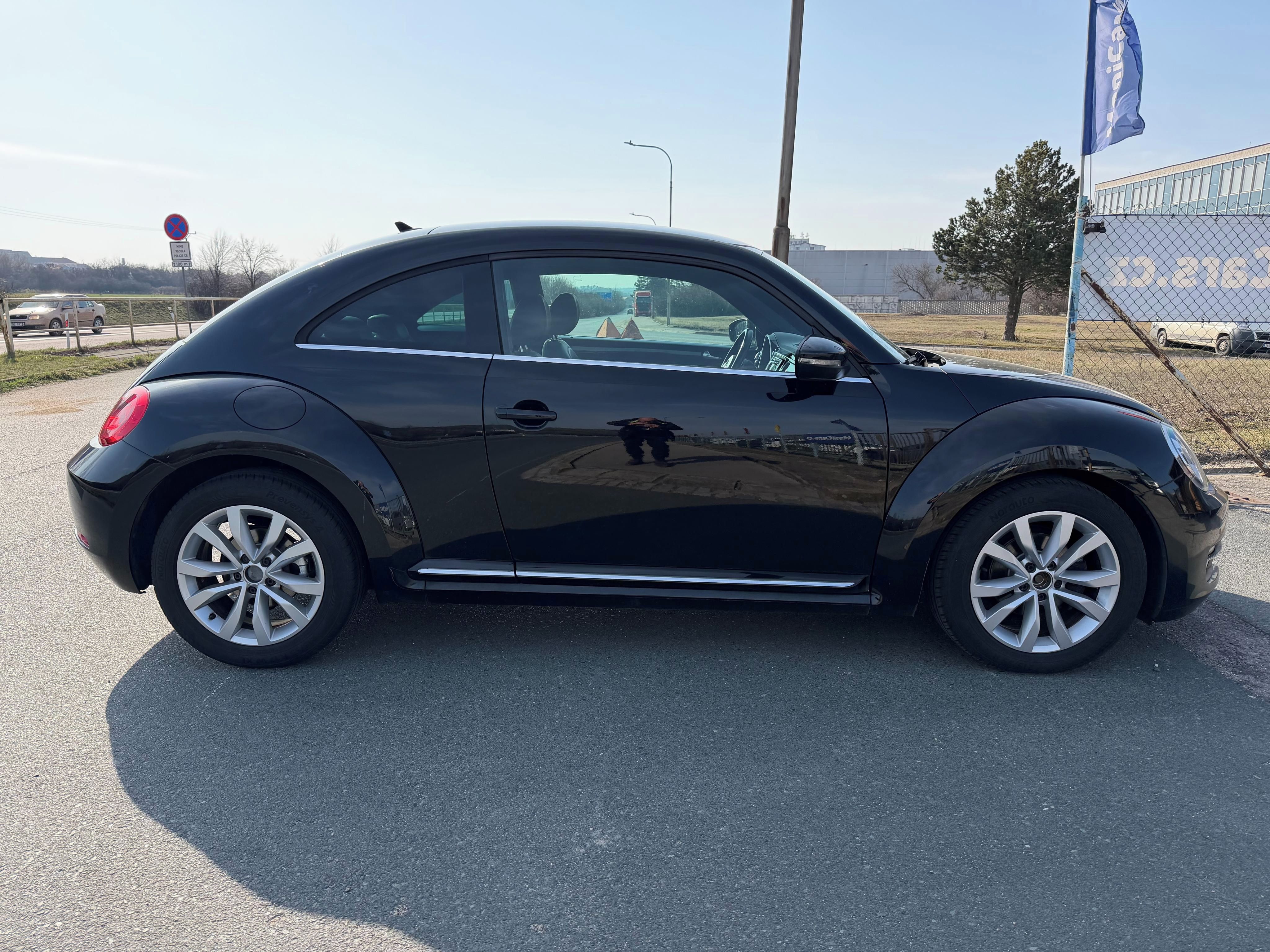 Volkswagen Beetle, 1.6 TDi 77kW NAVI. VÝHŘEV - fotka 4