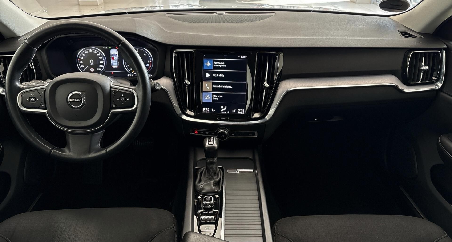Volvo V60, 2.0 D4 MOMENTUM + EL. TAŽNÉ - fotka 5