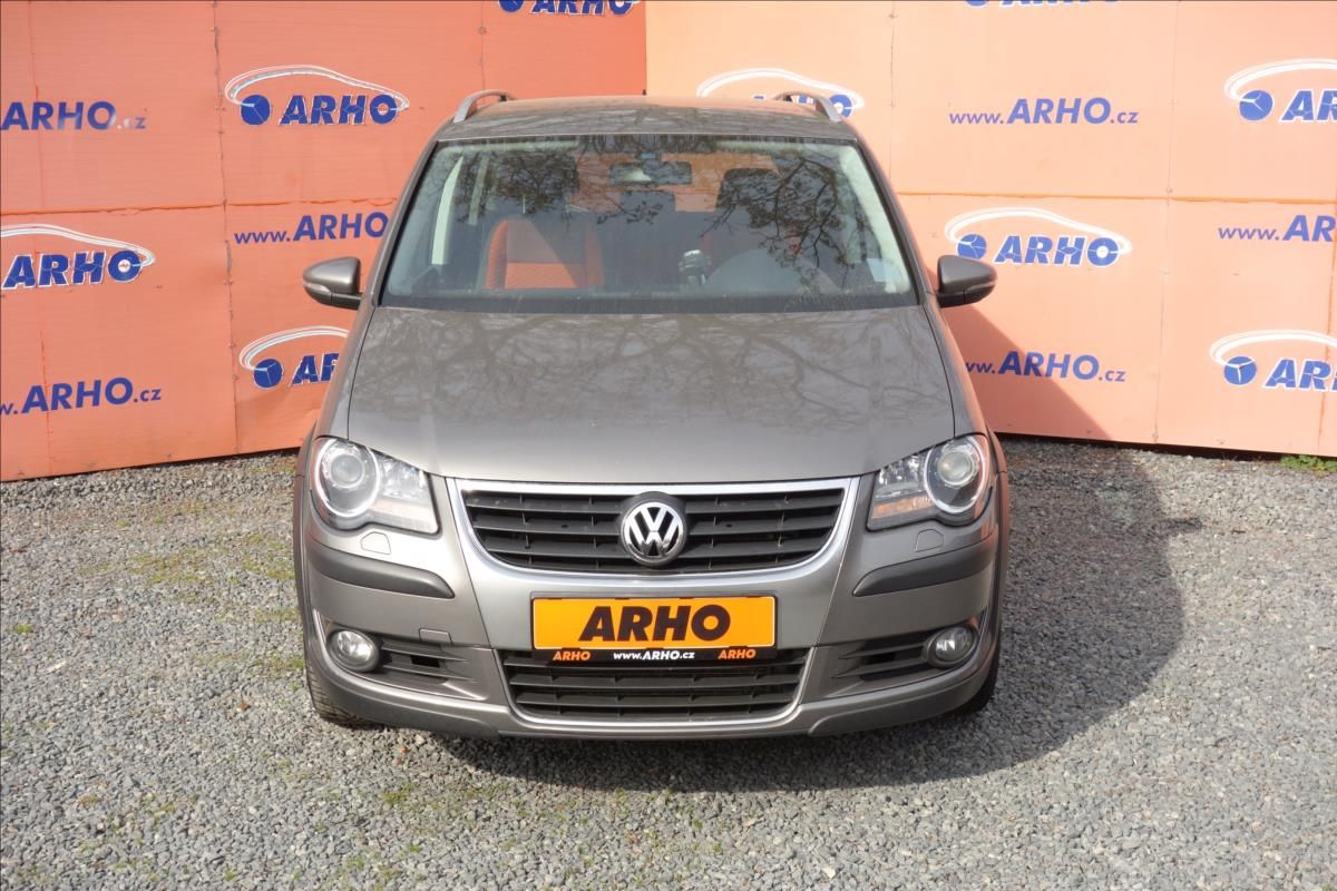 Volkswagen Touran, 2,0 TDi,SERV.KN.,CROSS,7 MÍST. - fotka 2