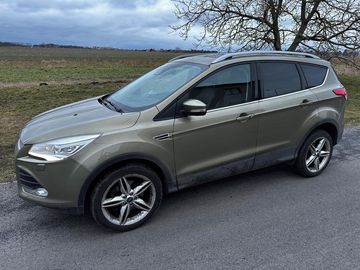 Ford Kuga 2.0 TDCi plná výbava