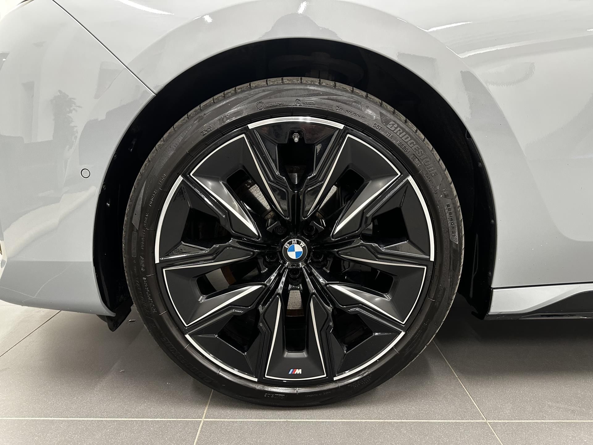 BMW Řada 7, 740d xDrive Sedan - fotka 5