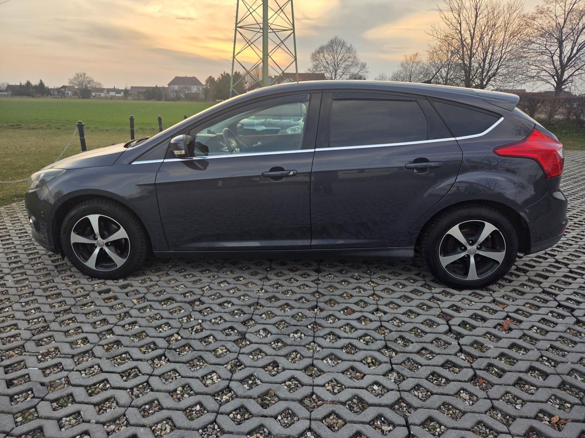 Ford Focus, 1.0 ecoboost 74 kW, top stav - fotka 5