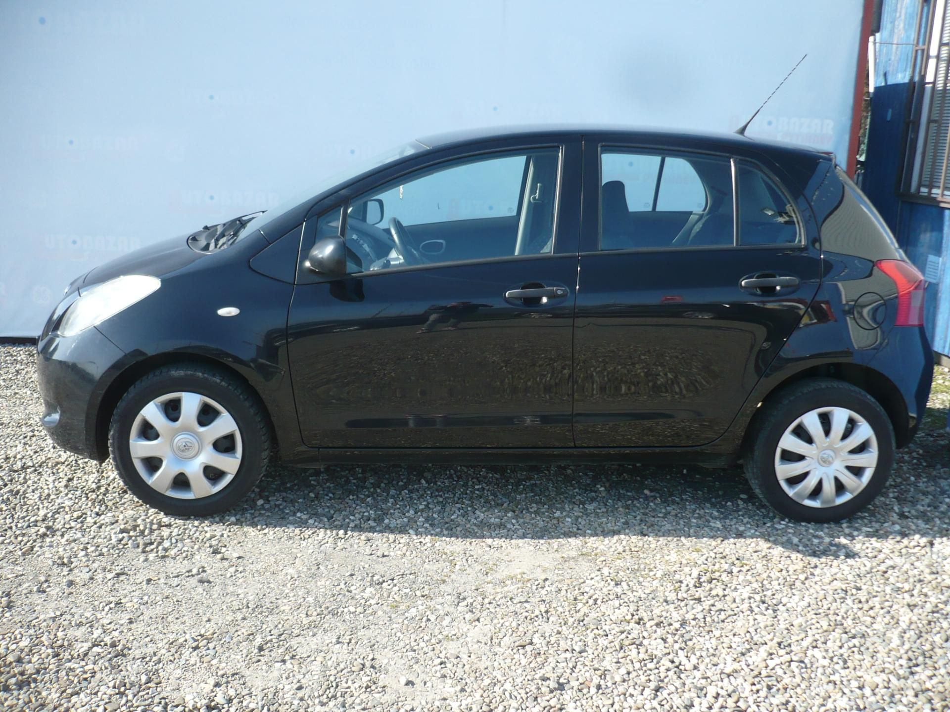 Toyota Yaris, 1.0i 51Kw Klimatizace - fotka 4
