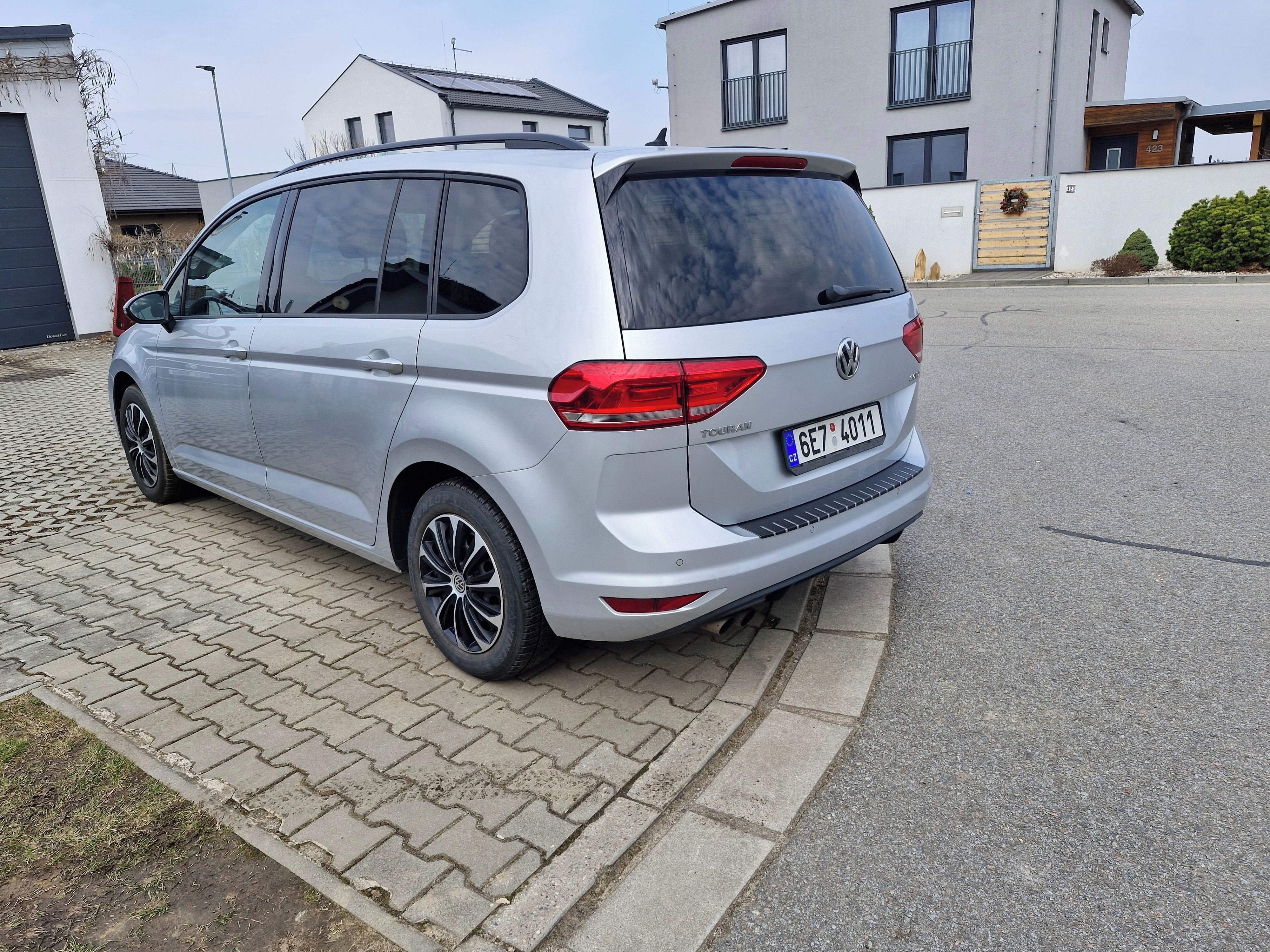 Volkswagen Touran, VW Touran 2.0Tdi 110kw DSG - fotka 4