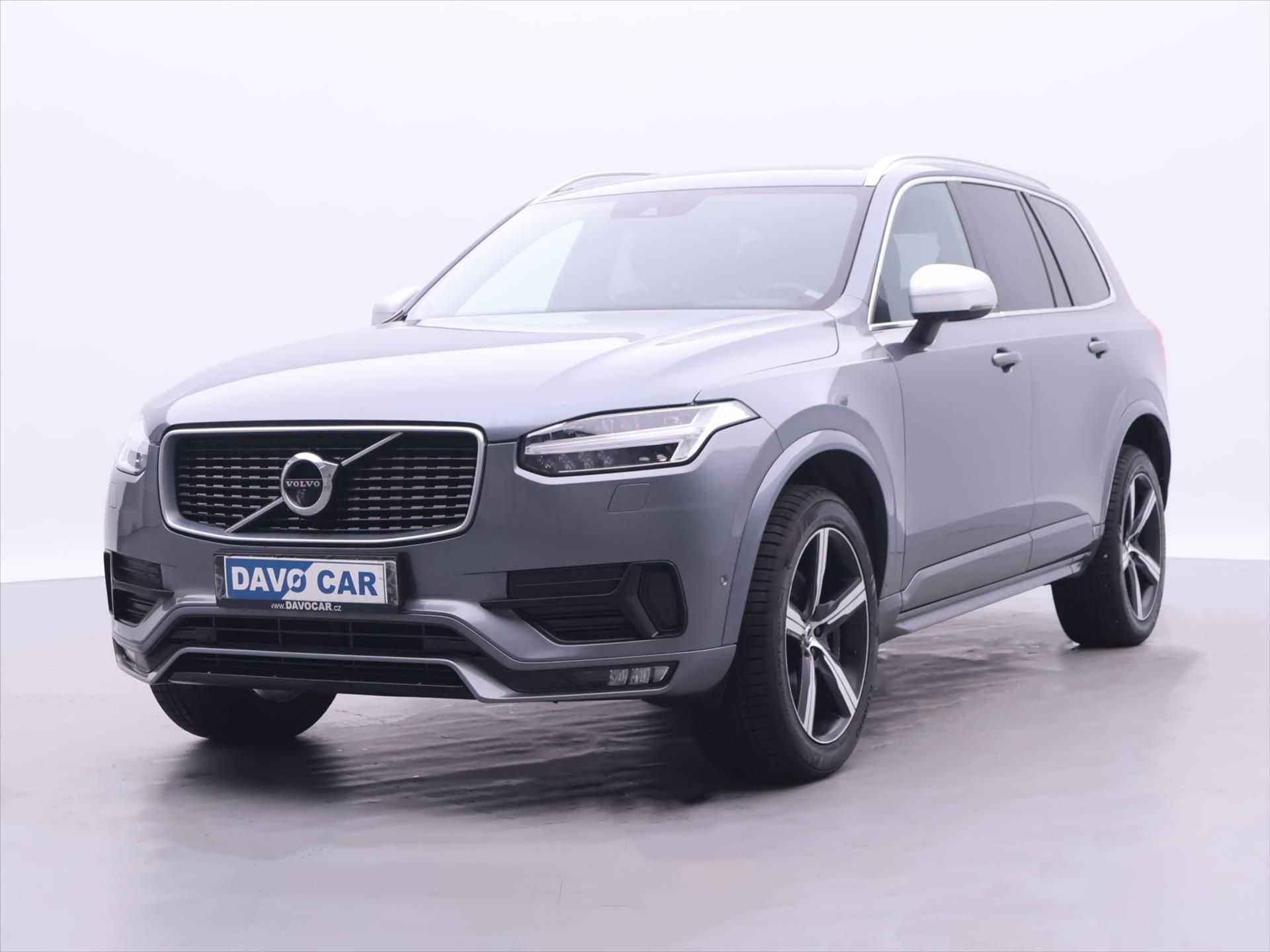 Volvo XC90, 2,0 D5 Aut. AWD CZ R-Design - fotka 2