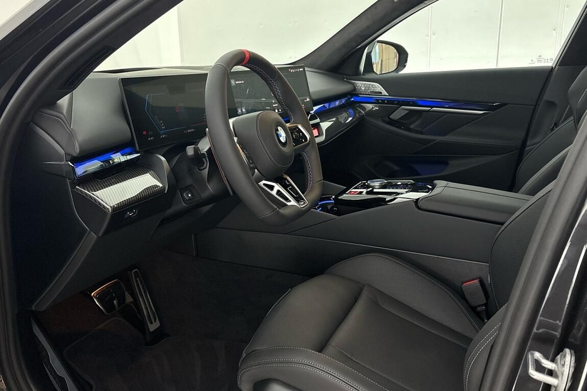 BMW M5, Sedan - fotka 6