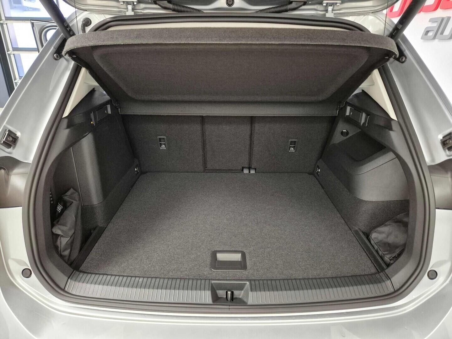 Volkswagen Tiguan, People 1,5 TSI 150 kW eHybrid - fotka 5