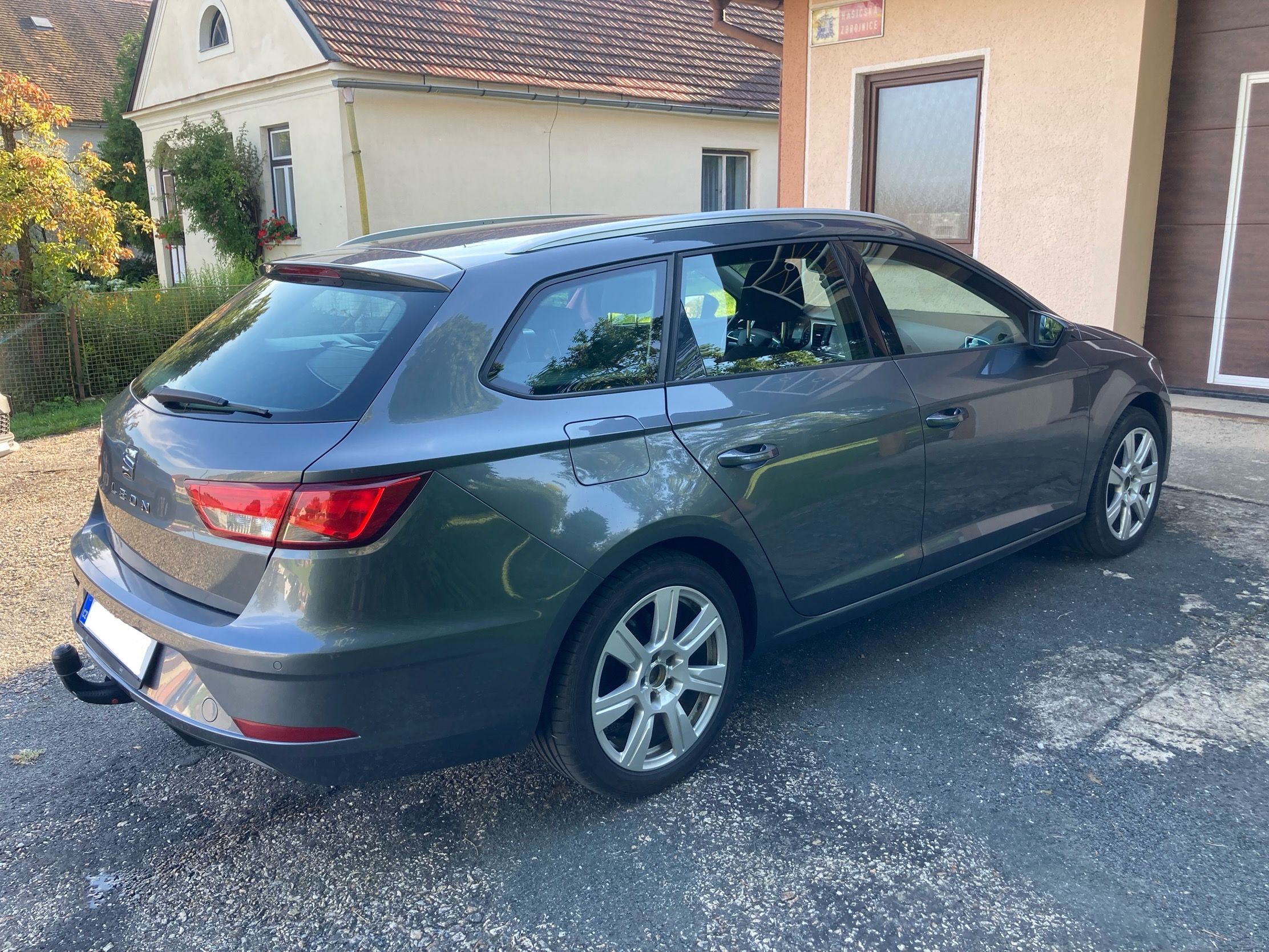 Seat Leon, Seat Leon 1,6 TDi, automat - fotka 5