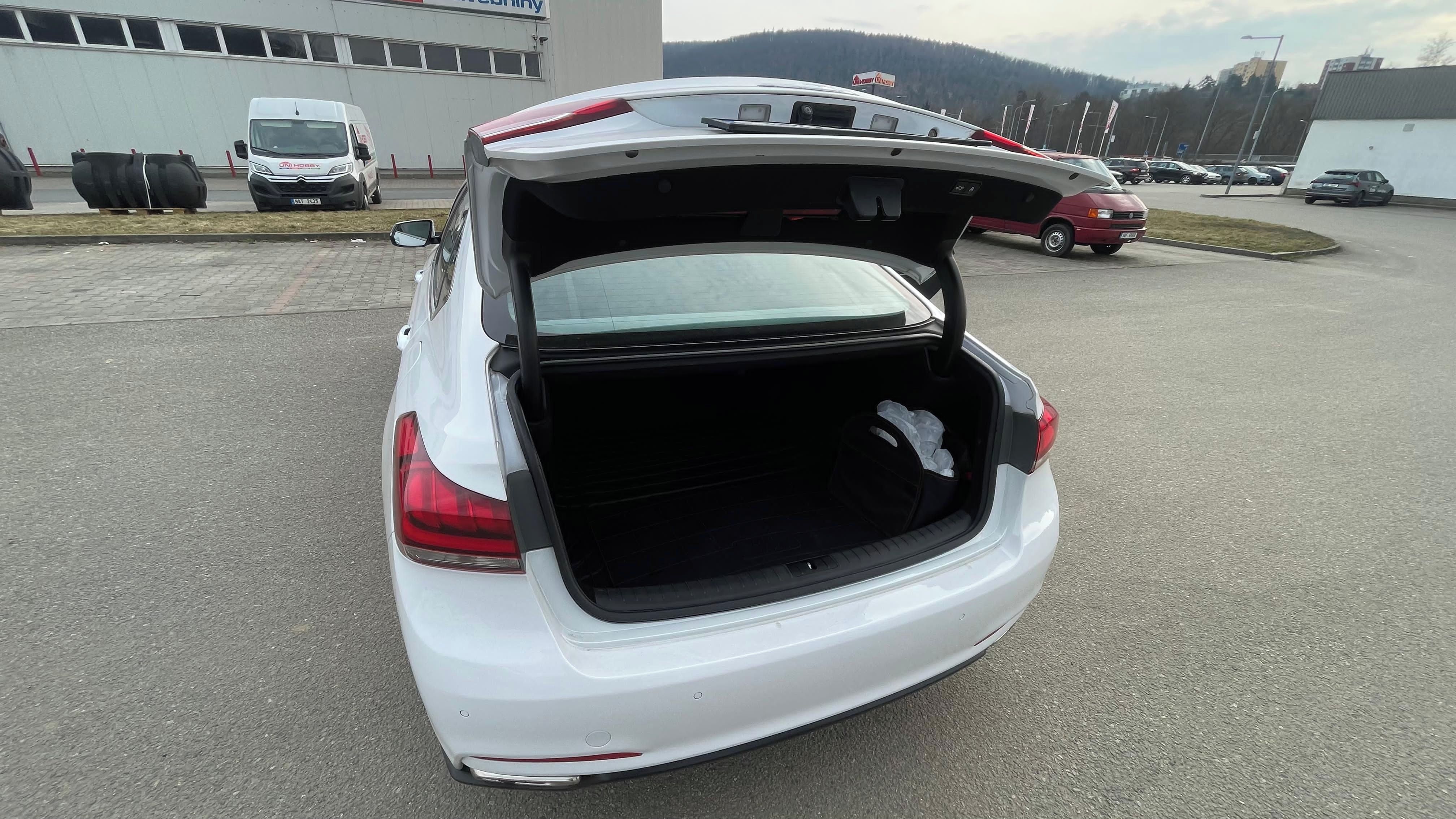 Hyundai Genesis, Hyundai Genesis, 3,8 V6 232kW - fotka 3