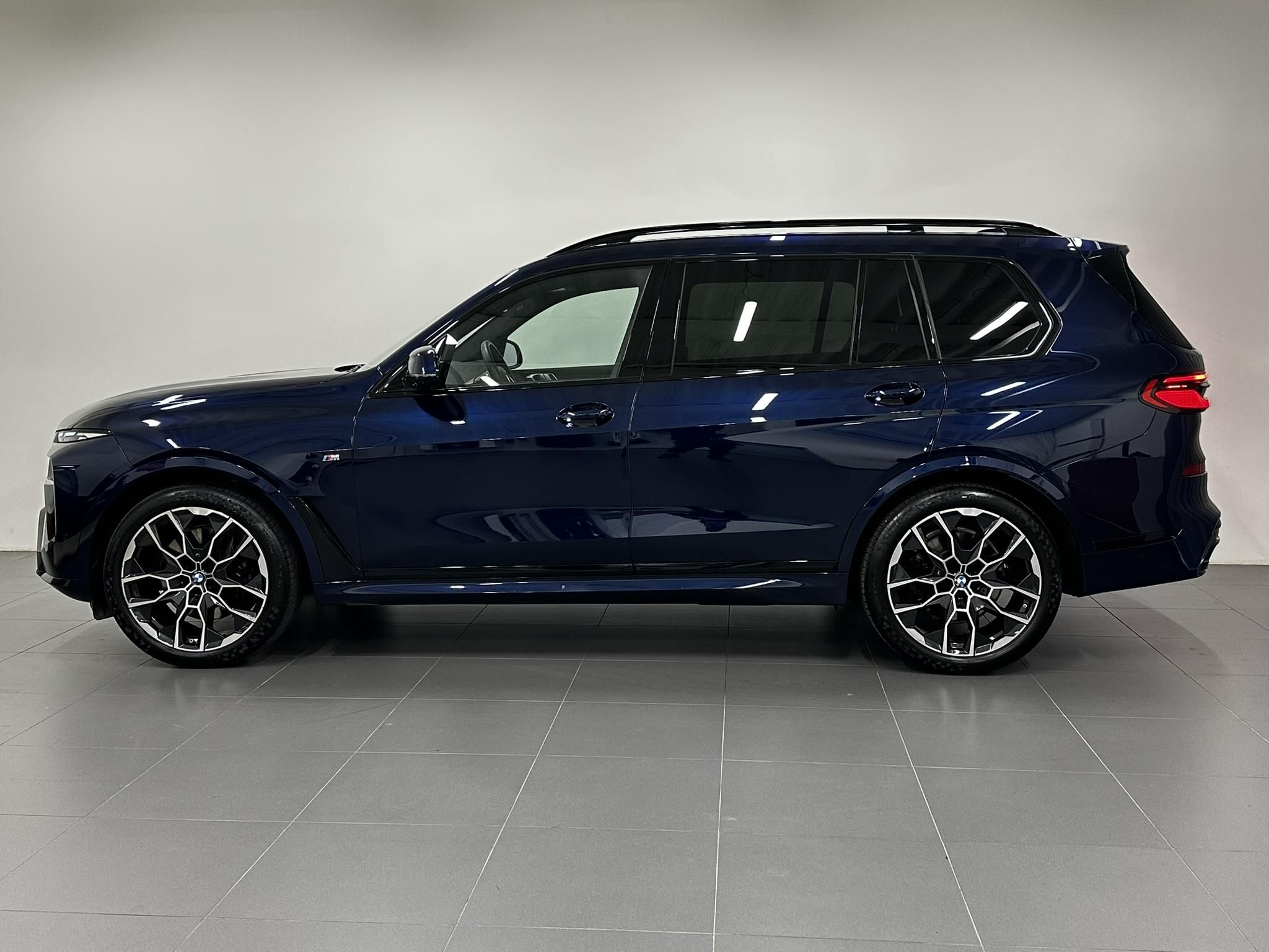 BMW X7, X7 xDrive40d - fotka 5