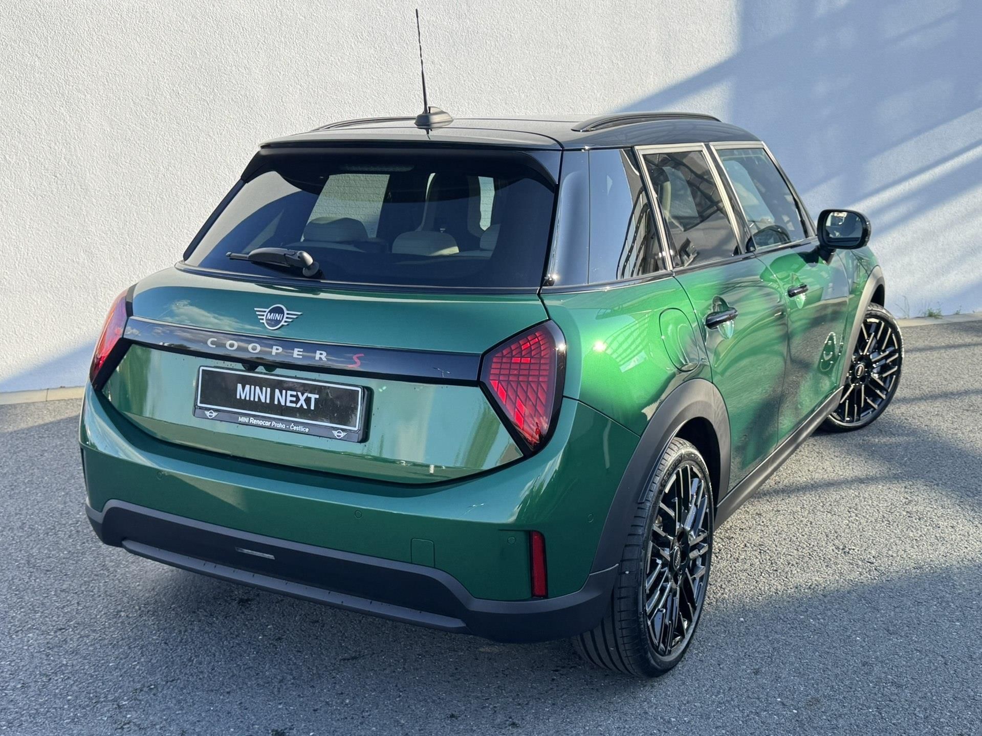 Mini Cooper, 5 door (F65) S - fotka 3