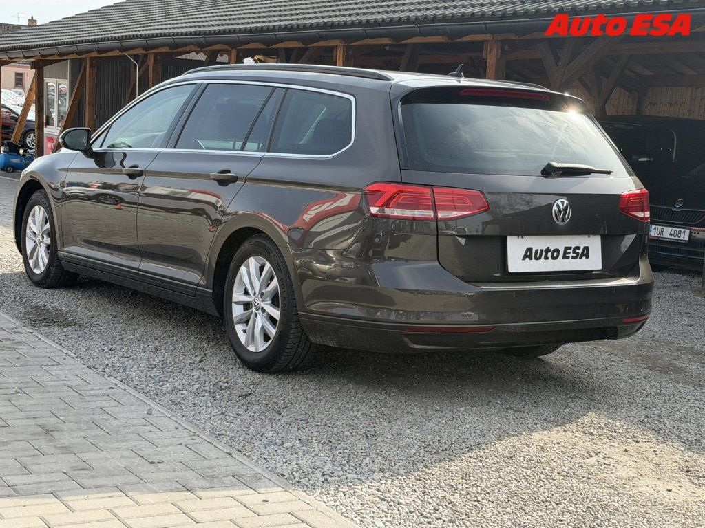 Volkswagen Passat, 2.0TDi,DSG,navi,TZ - fotka 4