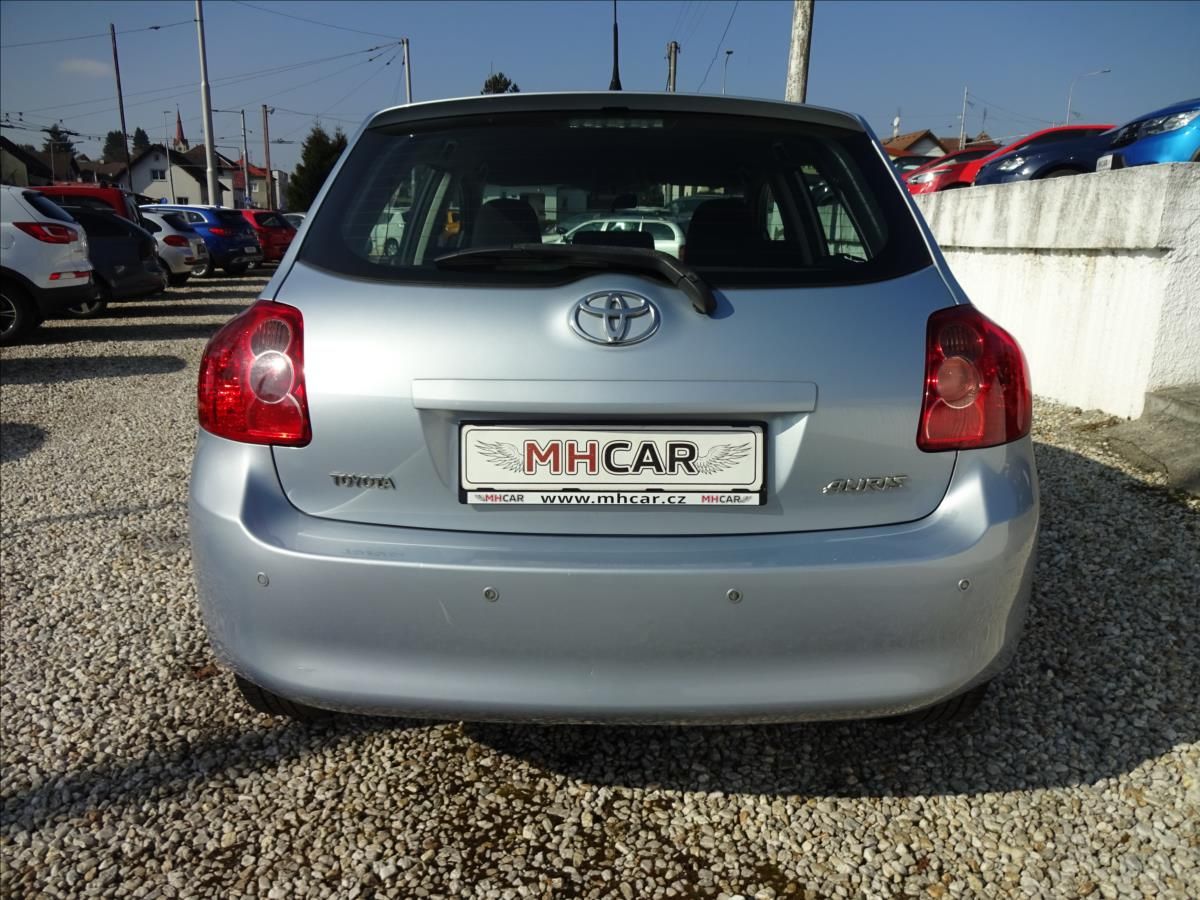 Toyota Auris, 1,33 VVTi 74 kW - fotka 6