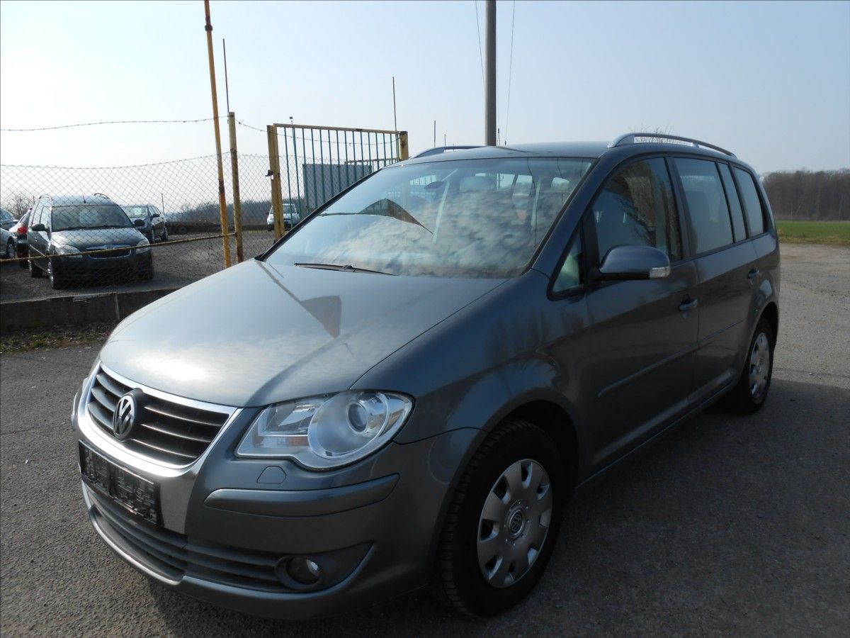 Volkswagen Touran, 2,0 103 kW KLIMA Historie - fotka 3