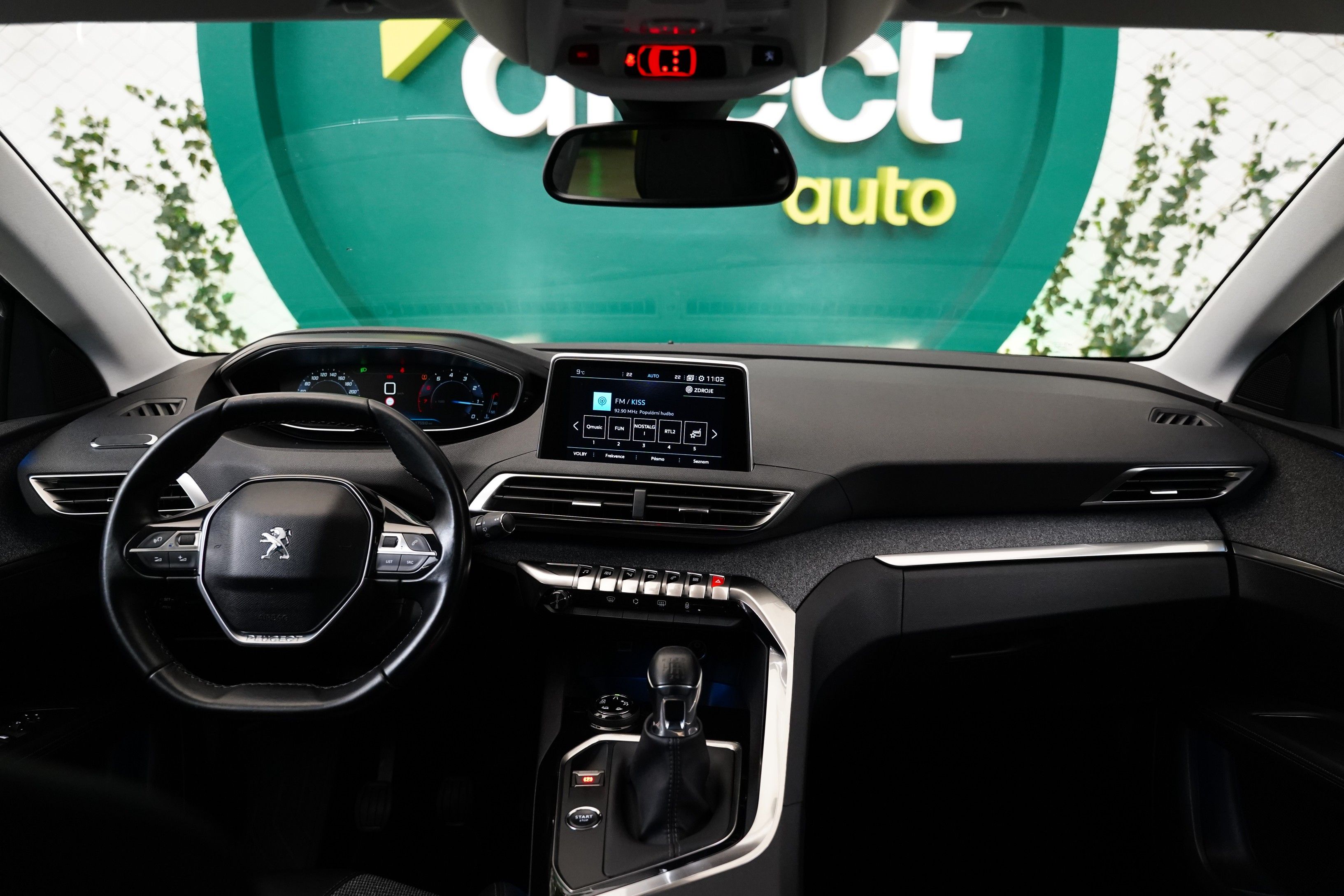Peugeot 3008, 1.2 PureTech 96 kW Allure - fotka 5