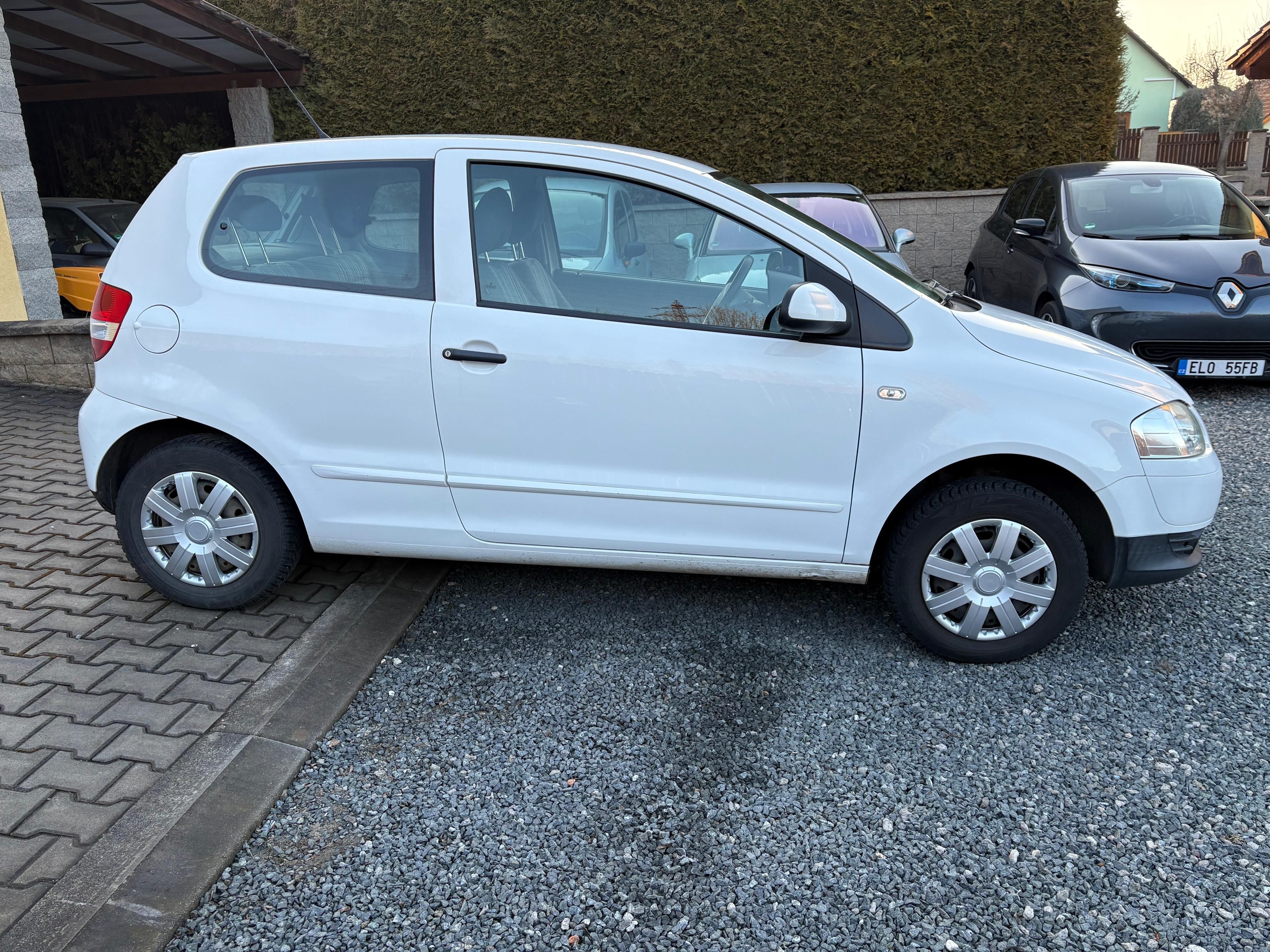 Volkswagen Fox, 1.2 HTP, velice pěkný stav - fotka 4