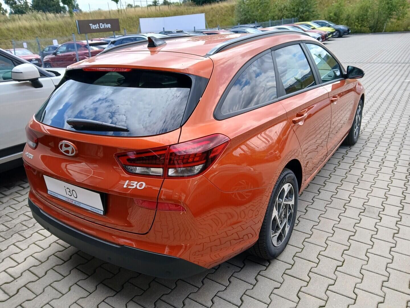 Hyundai i30, 26 WG 1,6 T-GDI DCT GO CZECH 1 - fotka 4
