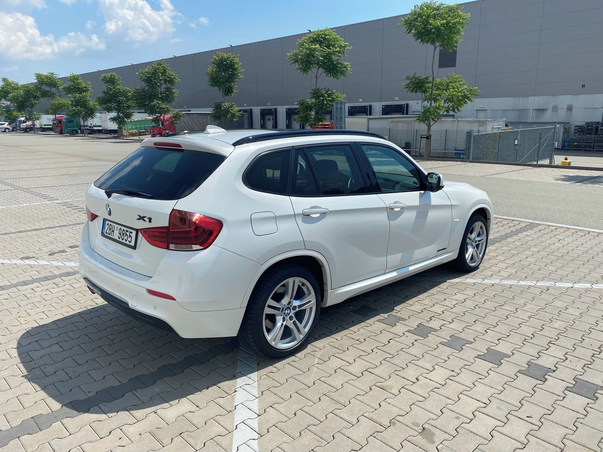 BMW X1, 20d xDrive M paket, AT,4x4 - fotka 5