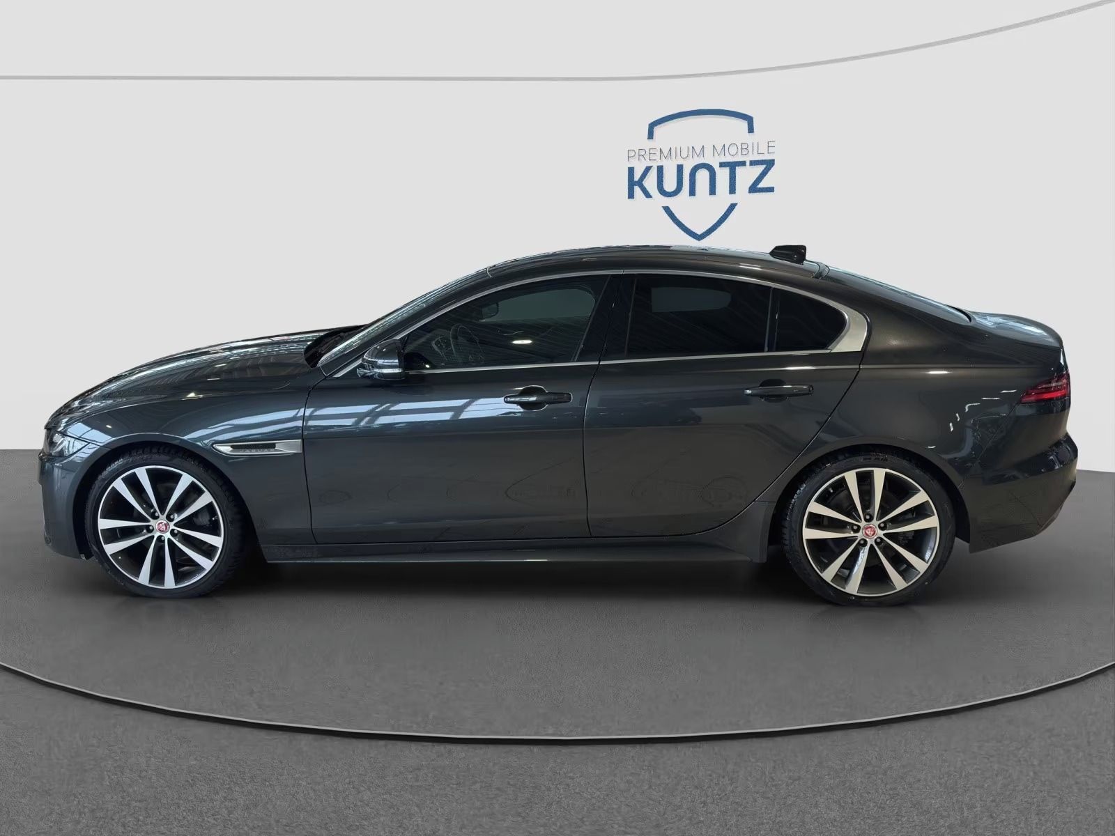 Jaguar XE, D200 RWD R-Dynamic S Winter - fotka 5