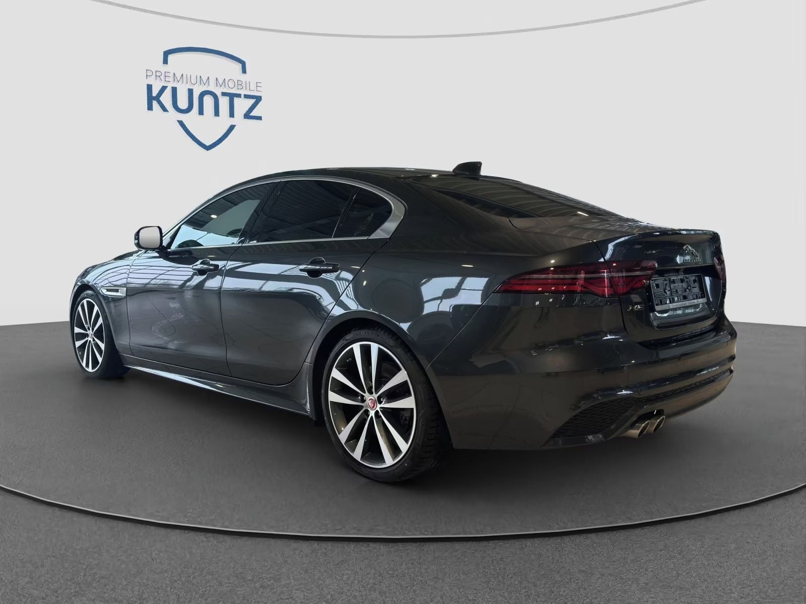 Jaguar XE, D200 RWD R-Dynamic S Winter - fotka 2