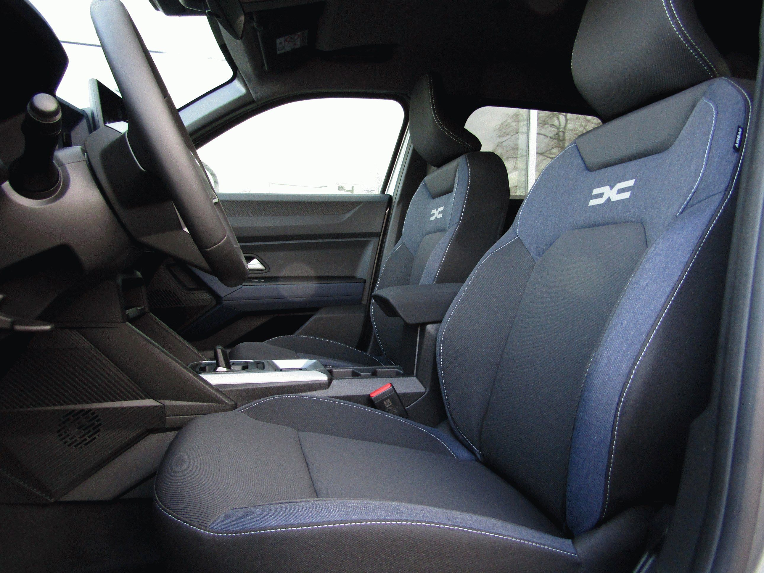 Dacia Duster, Hybrid 155 Journey - fotka 5