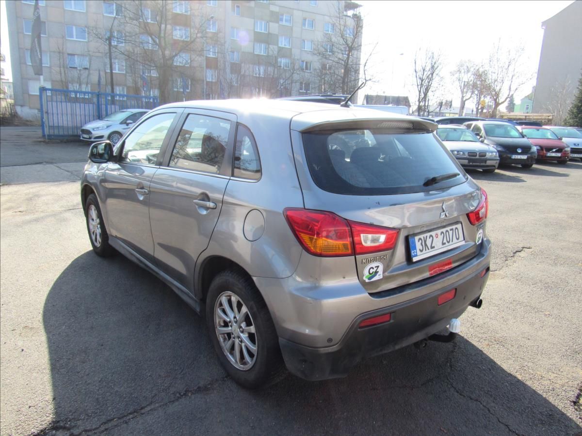 Mitsubishi ASX, 1,8 Di-D 110kW 4x4 - fotka 4