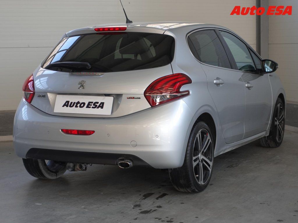 Peugeot 208, 1.2PT,GT Line,navi,TZ - fotka 4
