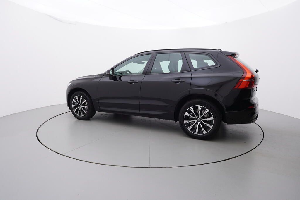 Volvo XC60, Plus Dark 2.0 B4 145 kW - fotka 3