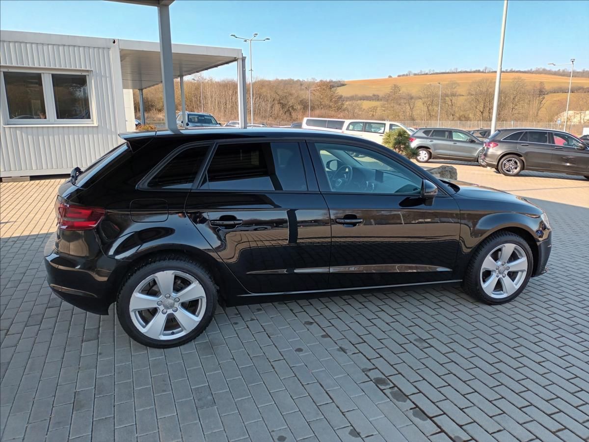 Audi A3, 1,2 TFSI,77KW,KLIMA,PARKING - fotka 4