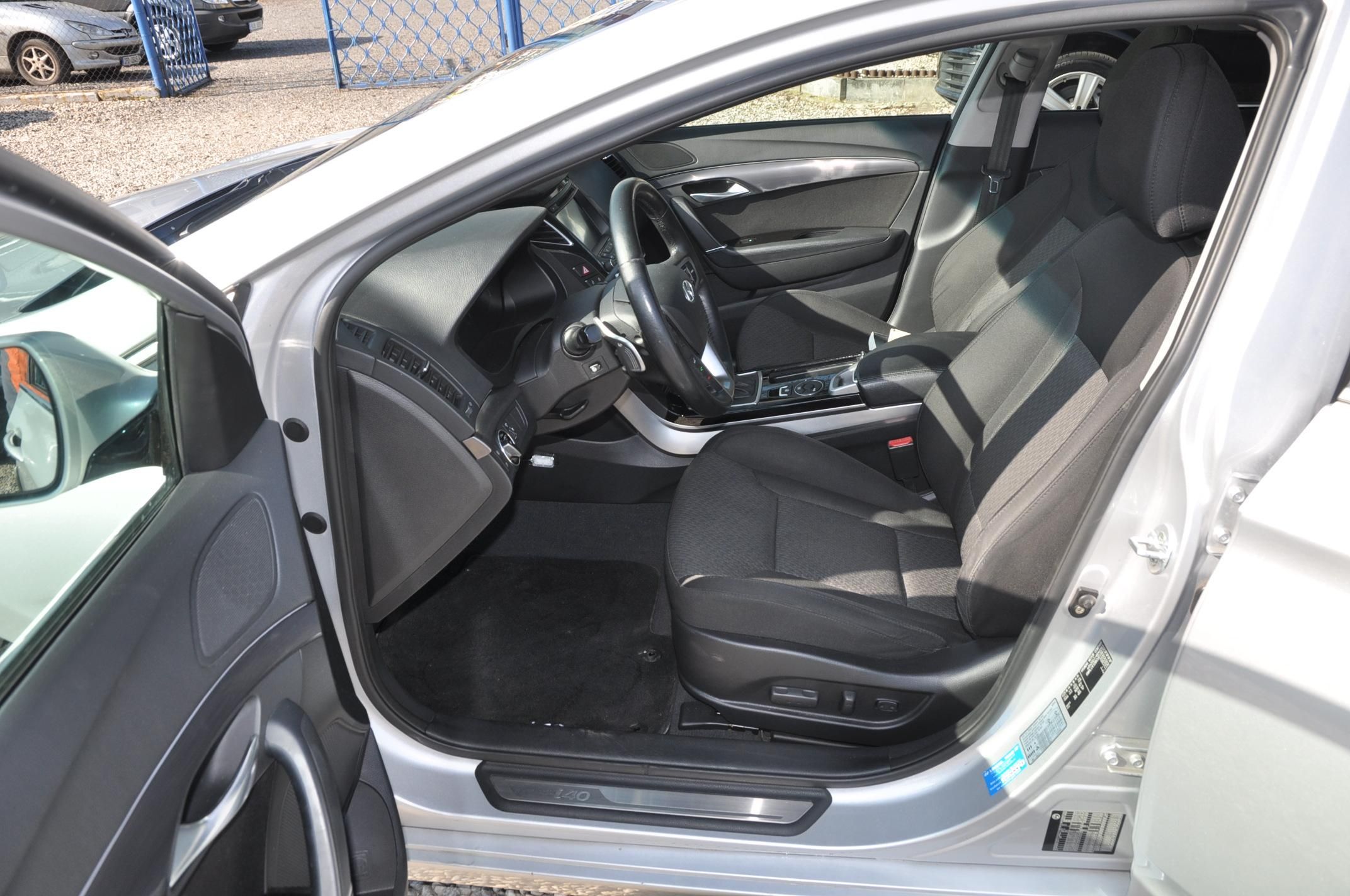 Hyundai i40, 2.0GDi 131kW Automat - fotka 6