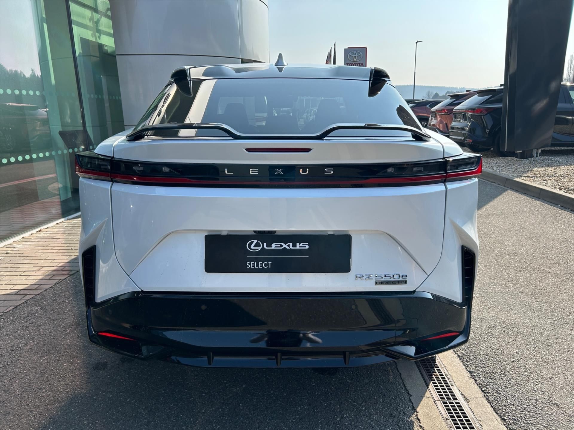 Lexus, RZ 550e F Sport Top - fotka 6